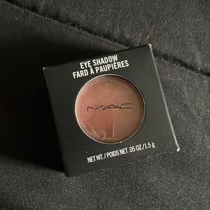 Satin eyeshadow - girlie